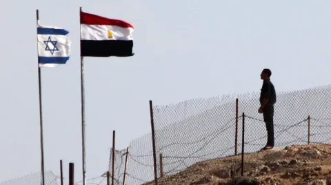 مصر ترفع سقف التحذير لإسرائيل