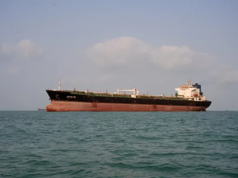 إصابات بعد استهداف سفينة قبالة سواحل قطر